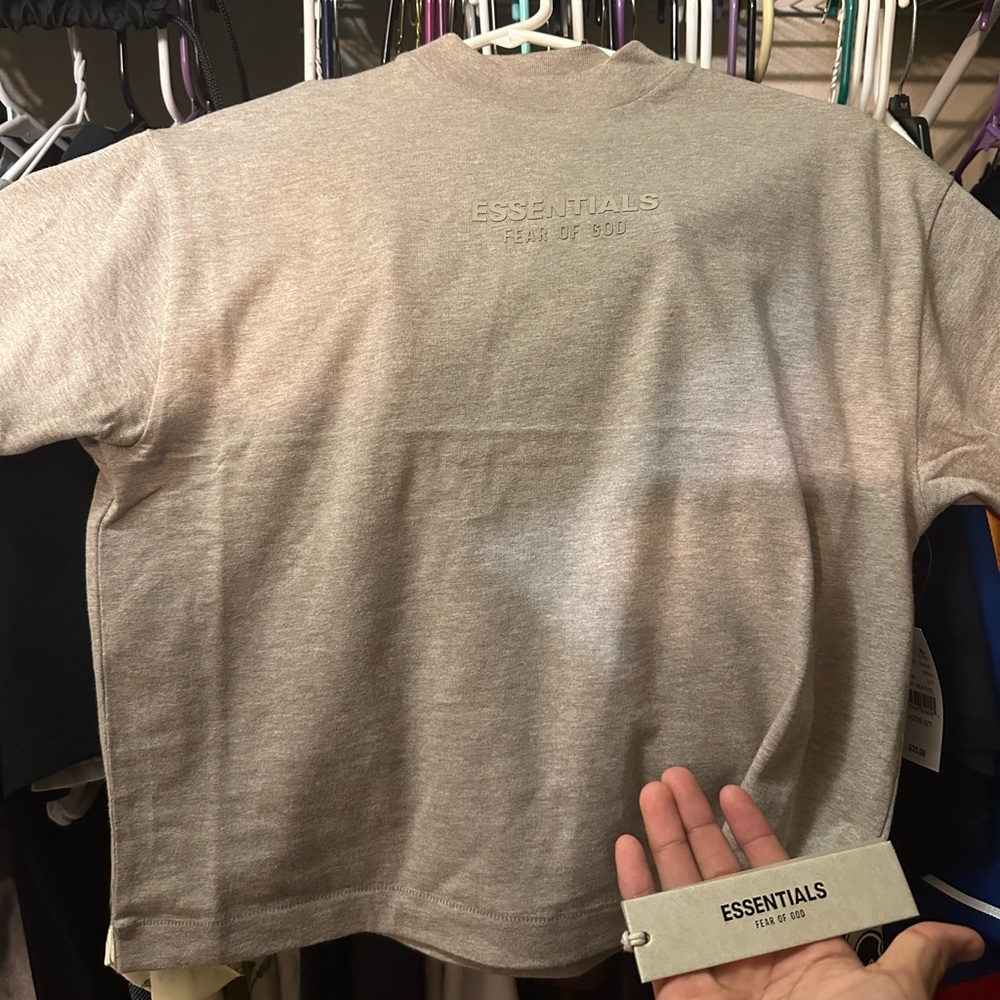 Essentials T-Shirt sz XS fits oversized